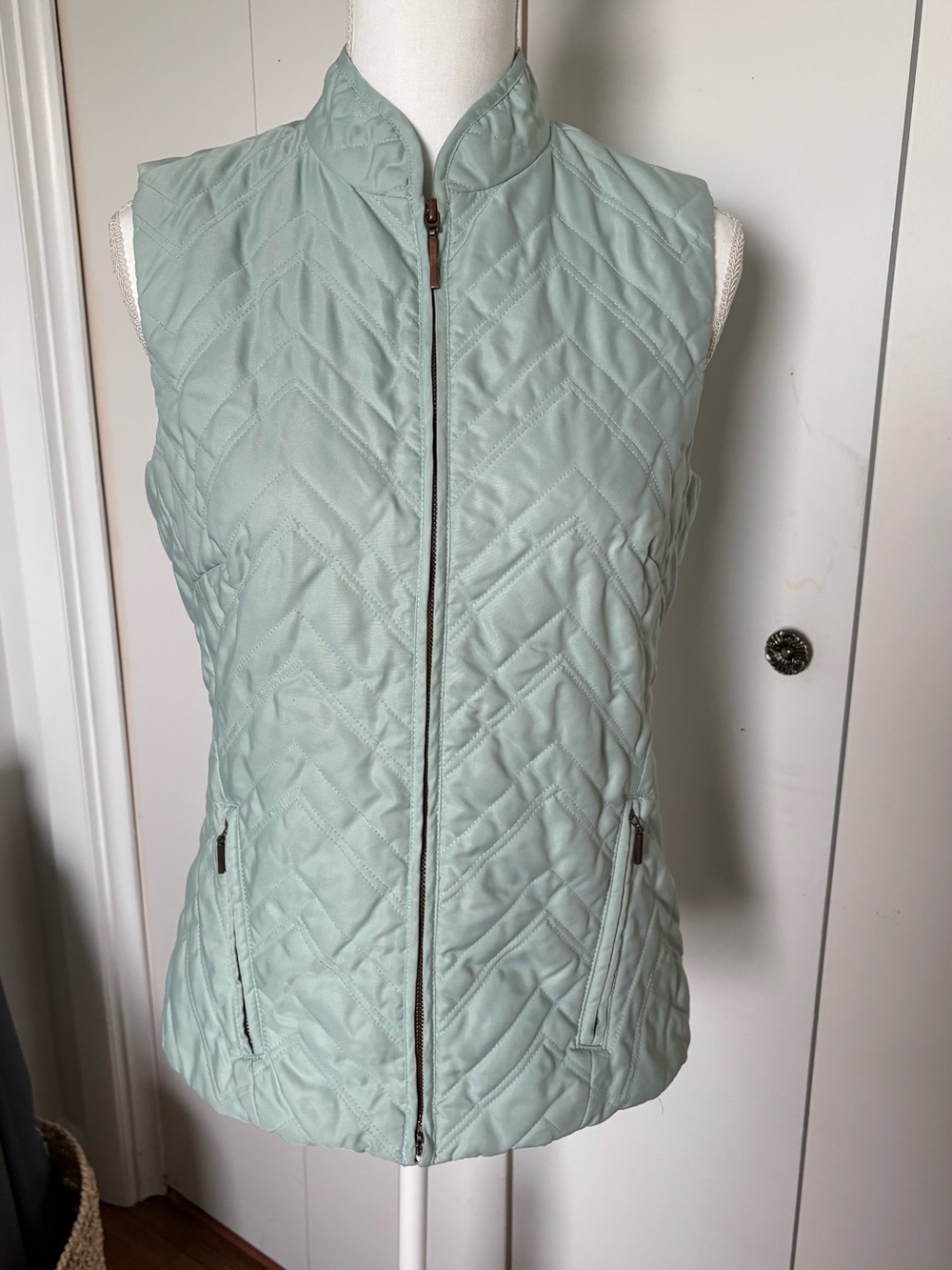 JH Collectibles Quilted Mint Green Sleeveless Vest